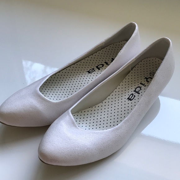 Sparkly white mini heels - Picture 2 of 9